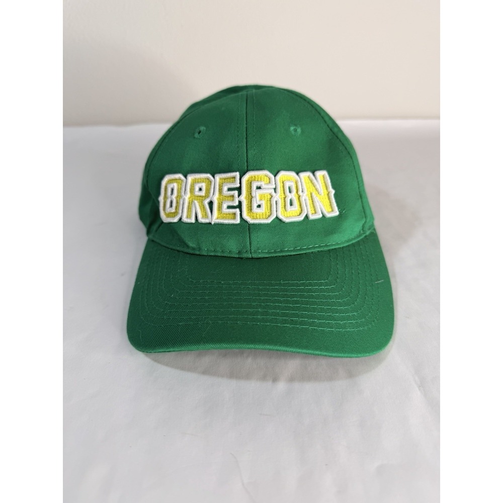 Oregon Ducks Green Baseball Cap With Embroidered